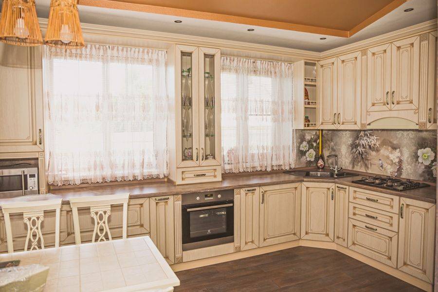 большая угловая кухня экошпон в Ижевске