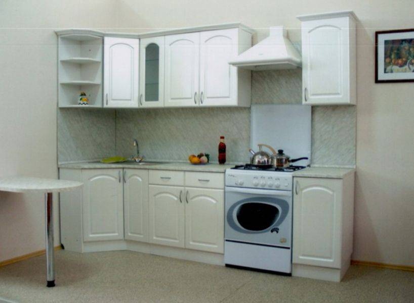 угловая белая кухня в Ижевске