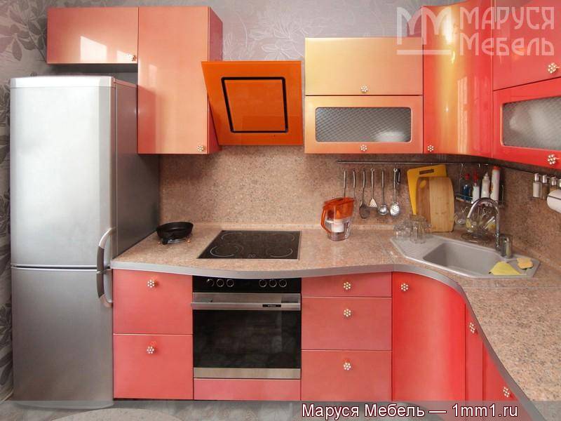 коралловая кухня из мдф с эффектом хамелеона в Ижевске