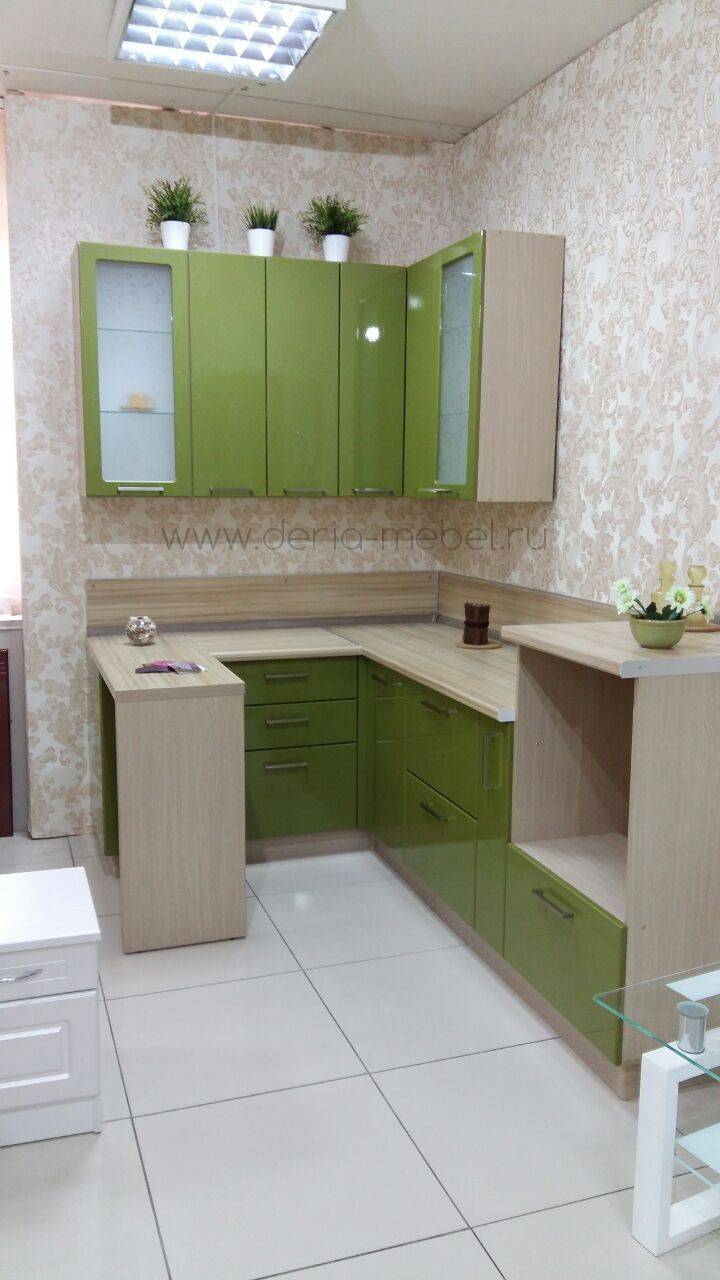 угловая кухня небольшая в Ижевске