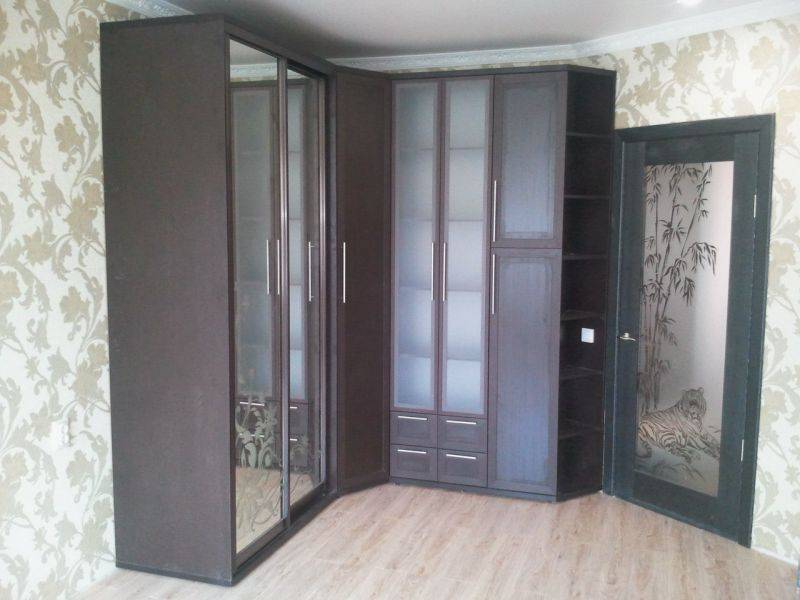 большой угловой шкаф в коридор в Ижевске