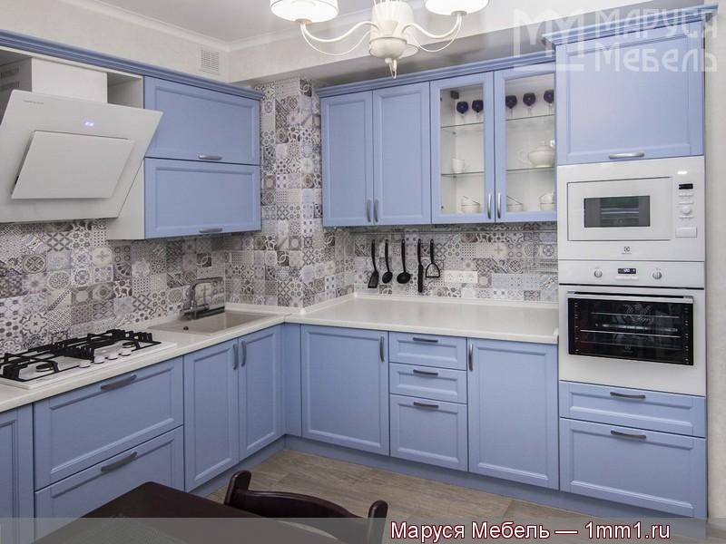 кухня из голубого бука в стиле кантри в Ижевске