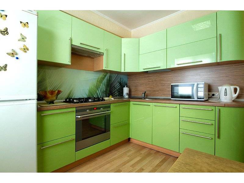 угловая зеленая кухня в Ижевске
