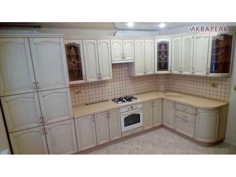 большая угловая кухня из масива в Ижевске