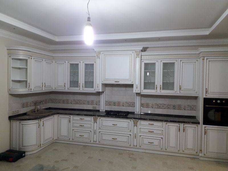 угловая кухня из дерева в Ижевске