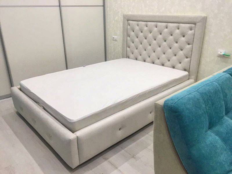 мягкая кровать со стразами в Ижевске