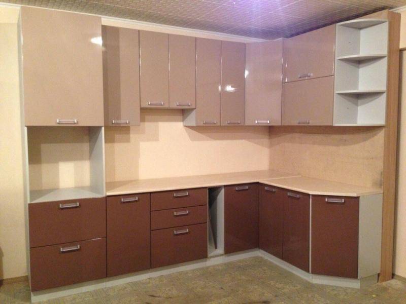 удобный кухонный гарнитур в Ижевске