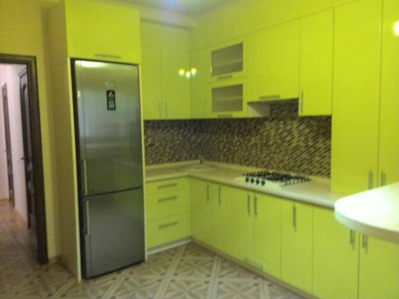 салатовая угловая кухня в Ижевске
