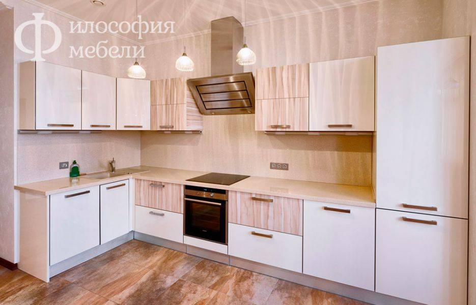 светлая угловая кухня №15 в Ижевске