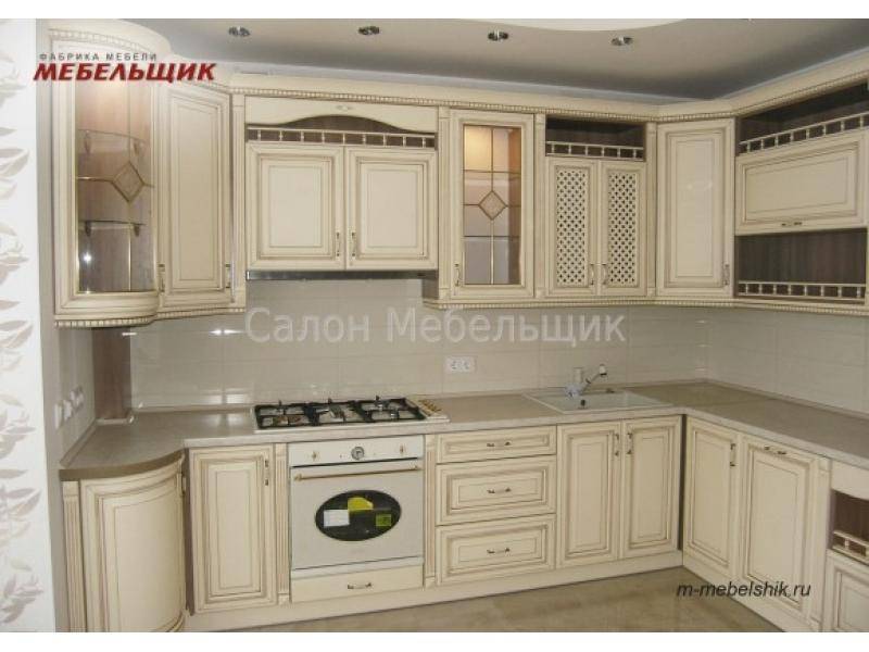 кухня с фасадами из массива ольхи в Ижевске